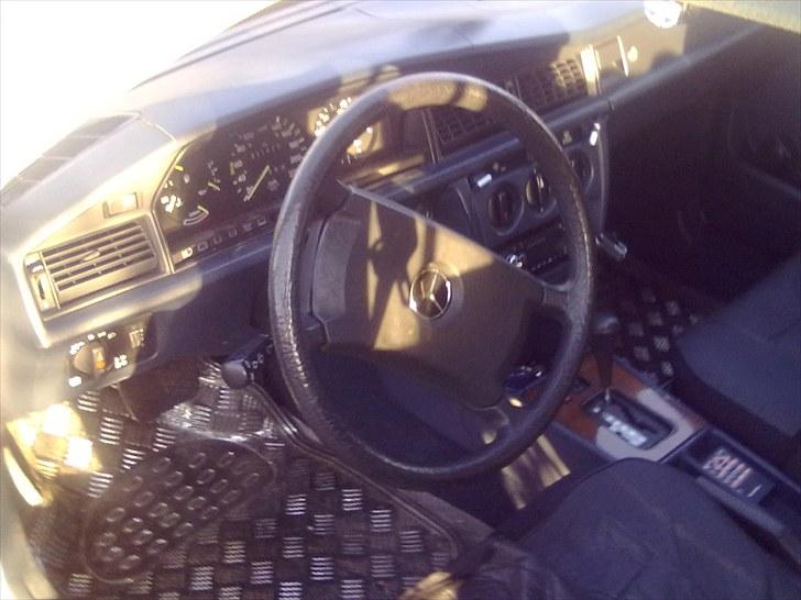 Mercedes Benz 190E SOLGT billede 7