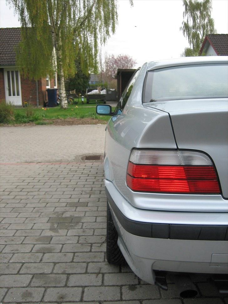 BMW E36 320i Coupe SOLGT billede 7