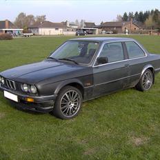 BMW E30 320i Coupé (solgt) 