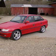 Opel astra f sedan