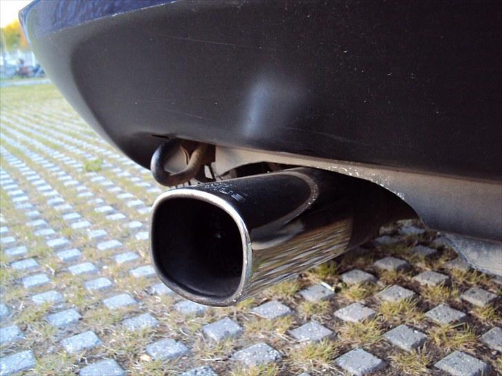 Mazda 323C billede 12