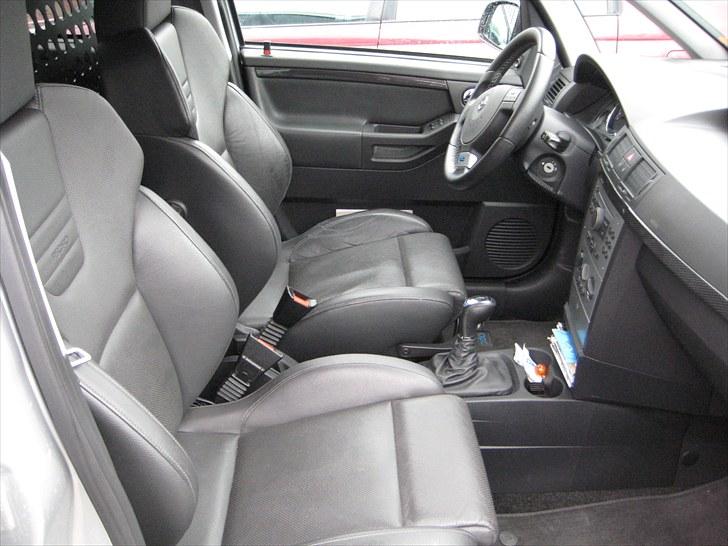 Opel Meriva OPC - Gode sædder selv om de er lidt smalle, men perfekt kørestilling billede 10