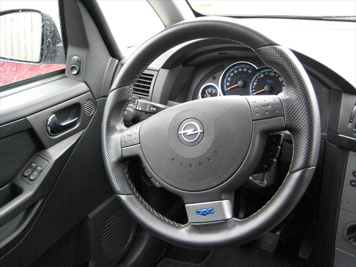 Opel Meriva OPC - Dejligt tyk rat som er til at holde om billede 13