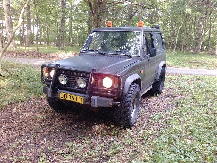 Mitsubishi Pajero 2.3 TD 4x4 Byttet - Med de rigtige hjul billede 2