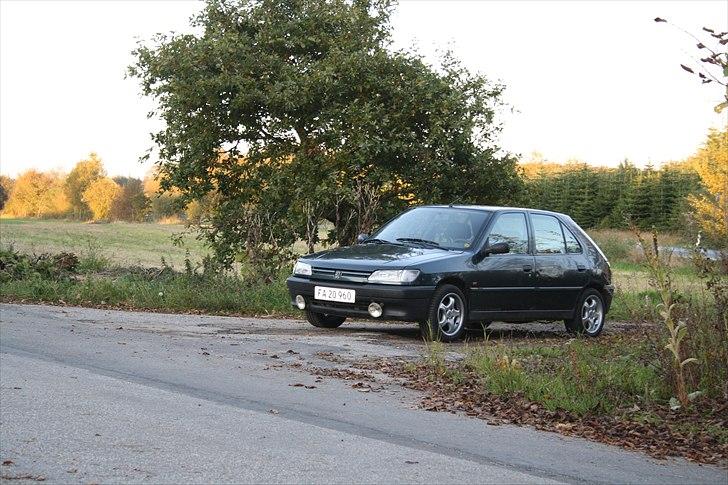 Peugeot 306 1,9 XLD "SOLGT" - Den stolte ejer :D billede 16
