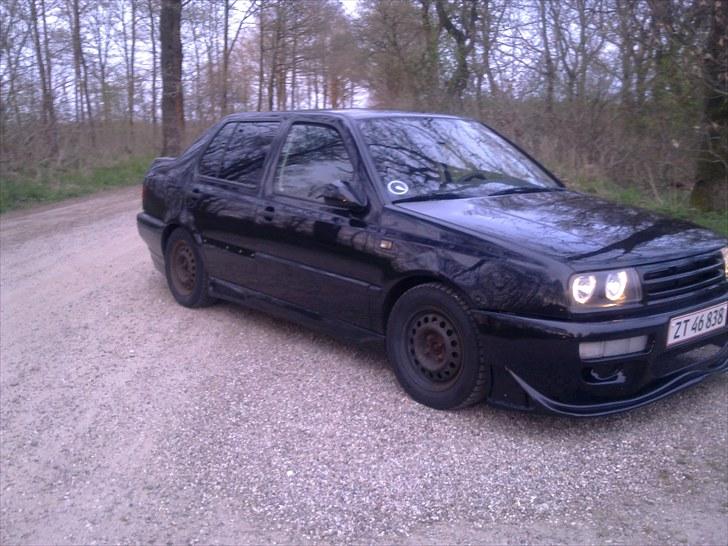 VW vento 1,8 (  solgt  ) billede 3