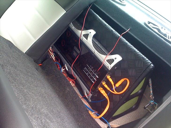 Mazda 323f BA / SOLGT billede 15