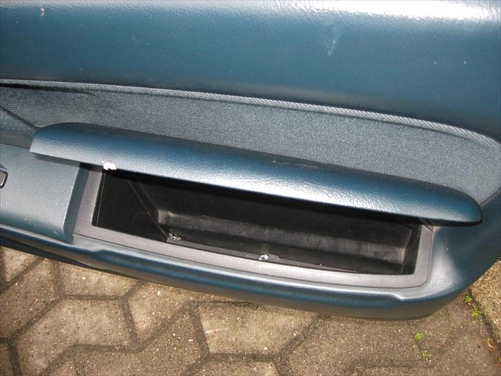 Mazda 323 f Byttet væk billede 8