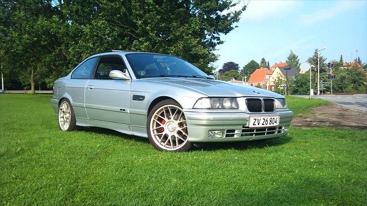 BMW e36 320i coupé SOLGT billede 2