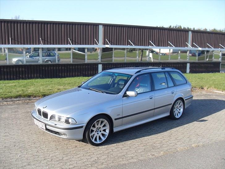 BMW 540I Touring Steptronic - Sommerfælge & Solskin:-) billede 1
