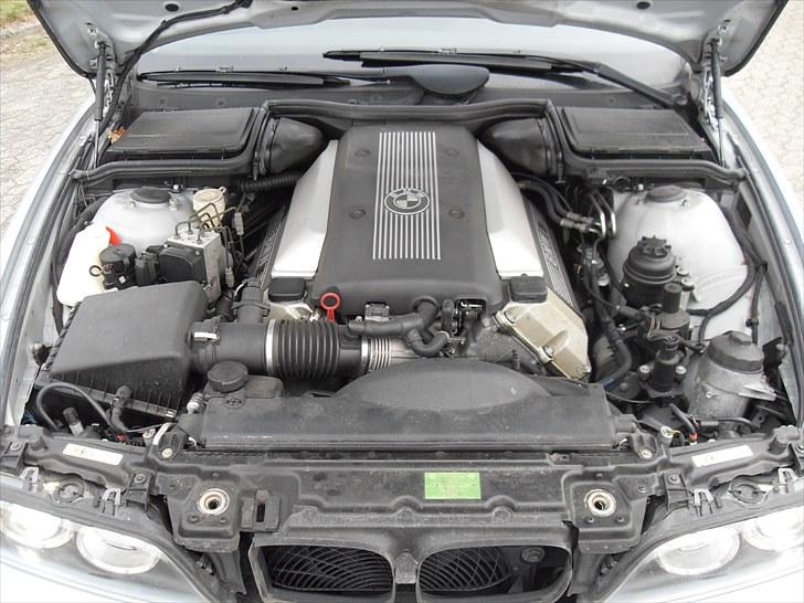 BMW 540I Touring Steptronic - Den skal både ses,høres....OG IKKE MINDST FØLES:-) billede 9