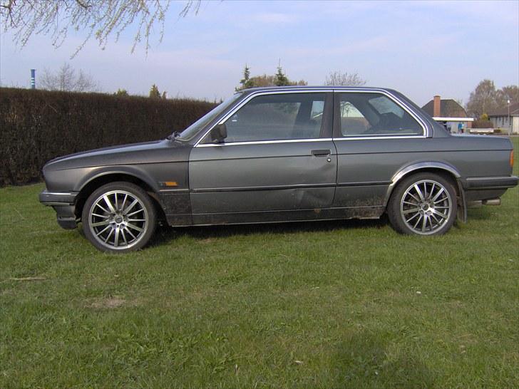 BMW E30 320i Coupé (solgt)  billede 6