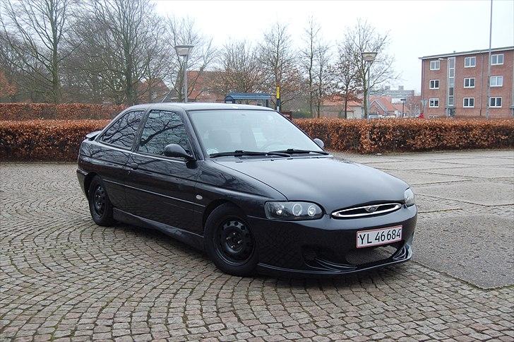 BMW 316D (solgt) - Den gamle vogn, den kørte sku godt, noget af et spring til bimmeren ;-) billede 6