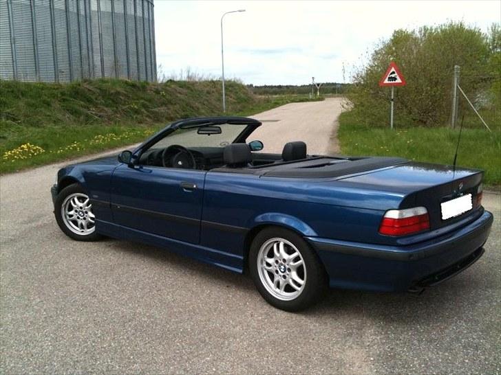 BMW 320i Cabriolet (Solgt) billede 4
