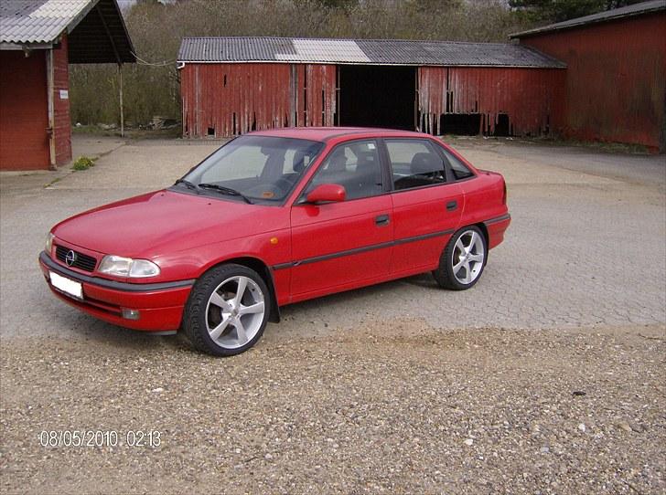 Opel astra f sedan billede 2