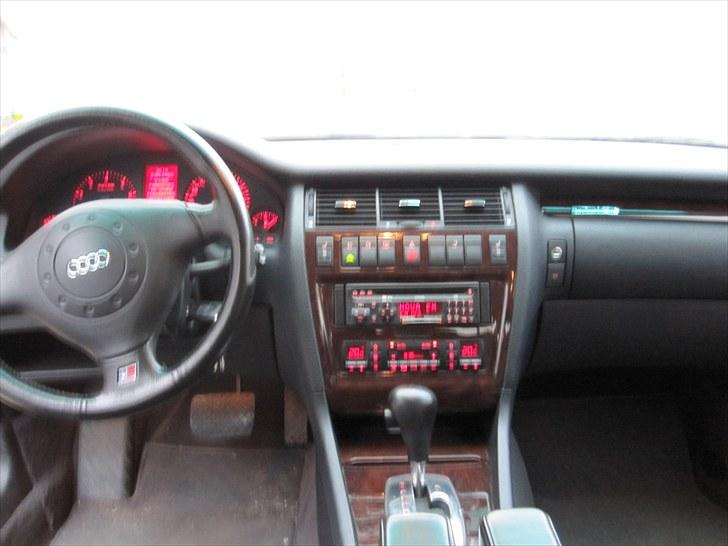 Audi A8 4,2 V8 Quattro billede 13