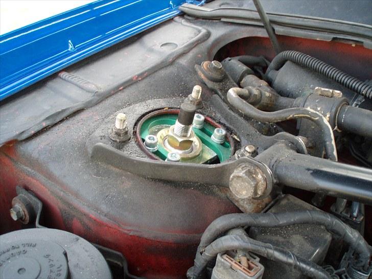 Nissan Almera VVL SOLGT - Tein gevind fuld justerbar, den er blevet stillet ind på maskinen så camper og det hele står rigtigt ;) billede 14