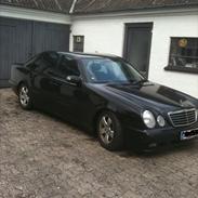 Mercedes Benz e 220 cdi