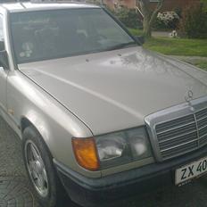 Mercedes Benz w124 300d