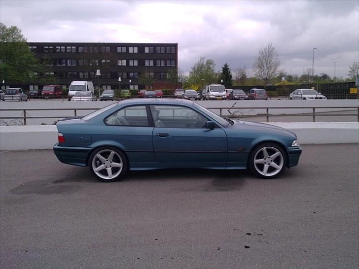 BMW 320ia Coupé individual - Nu med orig schnitzer fælge billede 13