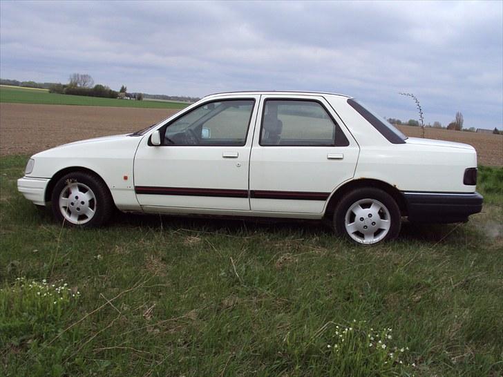 Ford sierra 2,0i solgt billede 8