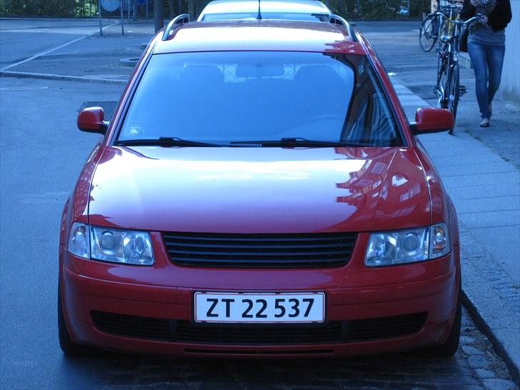 VW passat 1,8t (solgt) - den røde djævel forfra tæt billede 4