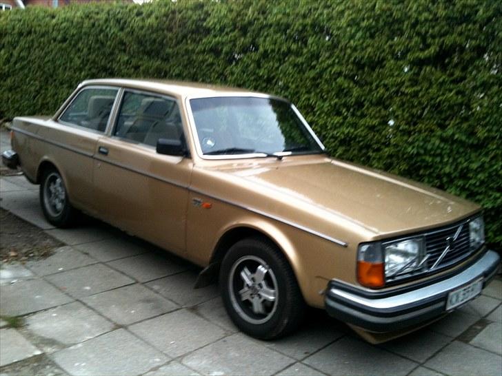 Volvo 242 GL *SOLGT* billede 1