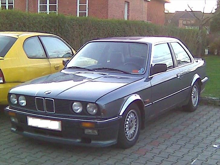 BMW 320i billede 1