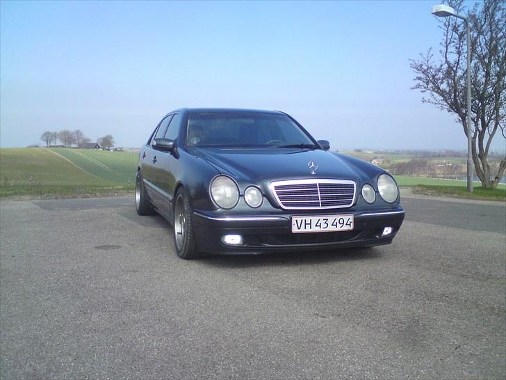 Mercedes Benz e270 cdi billede 2
