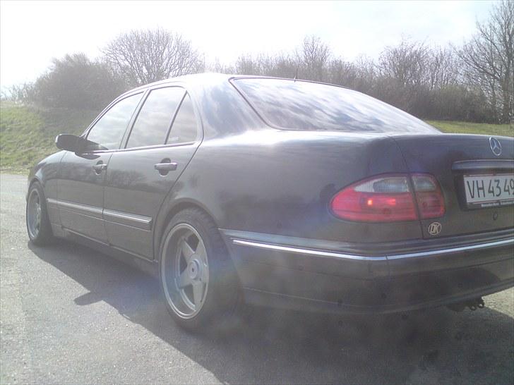 Mercedes Benz e270 cdi billede 5