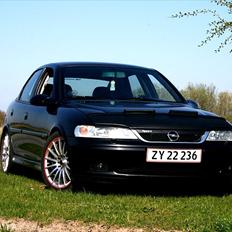 Opel  2.2 Vectra B Sport !