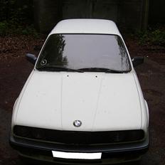 BMW E30 323i
