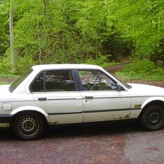 BMW E30 323i