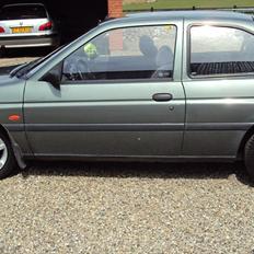 Ford Escort 1.6i CL
