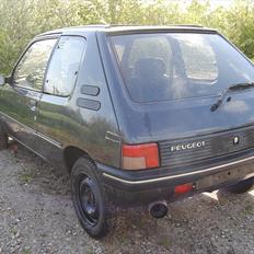 Peugeot 205 1.6 solgt