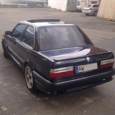 BMW E30 325i