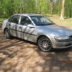 Opel Vectra B (Skrottet)