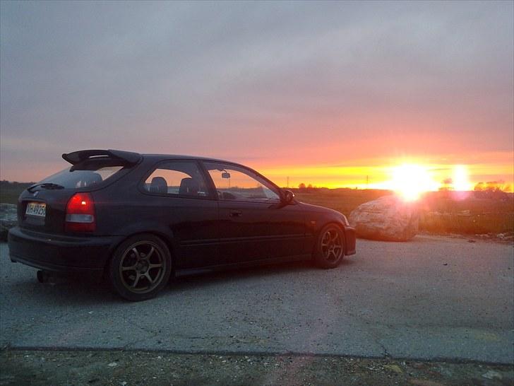 Honda Civic Vti/Type R replica - Hurtigt mobil billede med kanon solnedgang (er skruet ned da det nu er sommer) mest foran billede 15