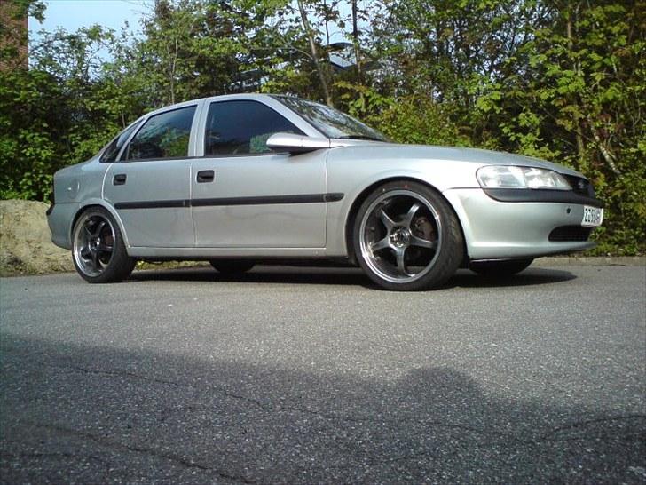 Opel Vectra B  billede 1