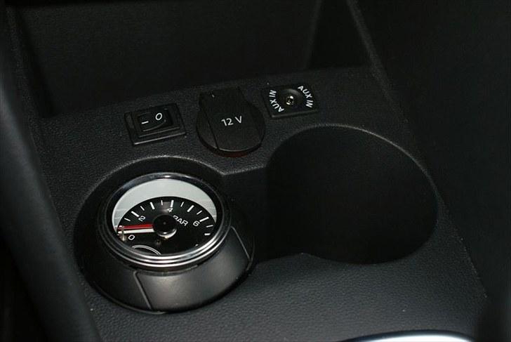 VW Polo 6R Airride - Ur med 2 viser, så man kan se hvor høj/lav bilen er i for og bag billede 13