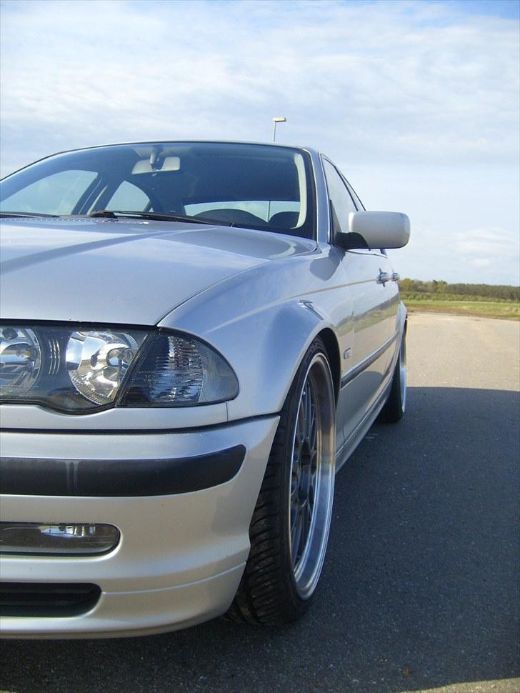 BMW E46 320i billede 1