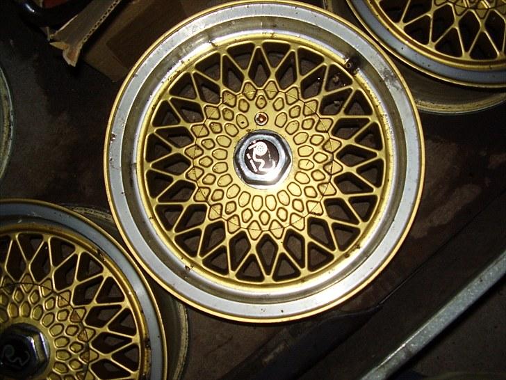 BMW E30 323i - LK fælgene der bliver monteret. billede 6