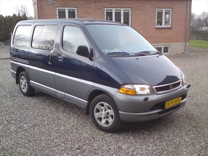 Toyota Hiace Granvia - Giv en stemme,, så granvia´en kan komme ind..  billede 1