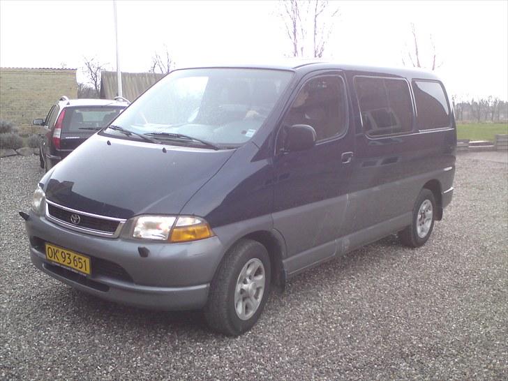 Toyota Hiace Granvia billede 2