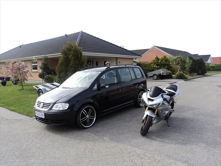 VW Touran 1,9 TDI 20" solgt - Touranen sammen med min MC kawasaki ninja 636 fra 04  billede 20