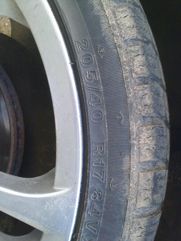 BMW 320i e30 (bytte) - ja der er ikke så meget at sige det er dem der er på lige nu men skal have dem skifte om til sommerdæk billede 4