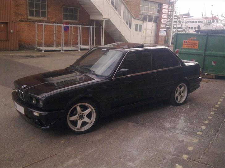 BMW E30 325i billede 4