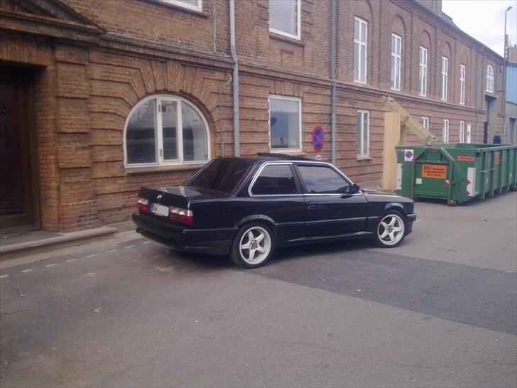 BMW E30 325i billede 6