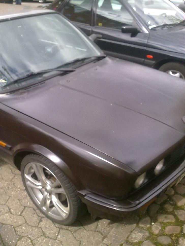BMW 320i e30 (bytte) - er nød til at få fat i en anden hjælm som jeg kan lege lidt med til den måske lave en plukke på den  billede 15