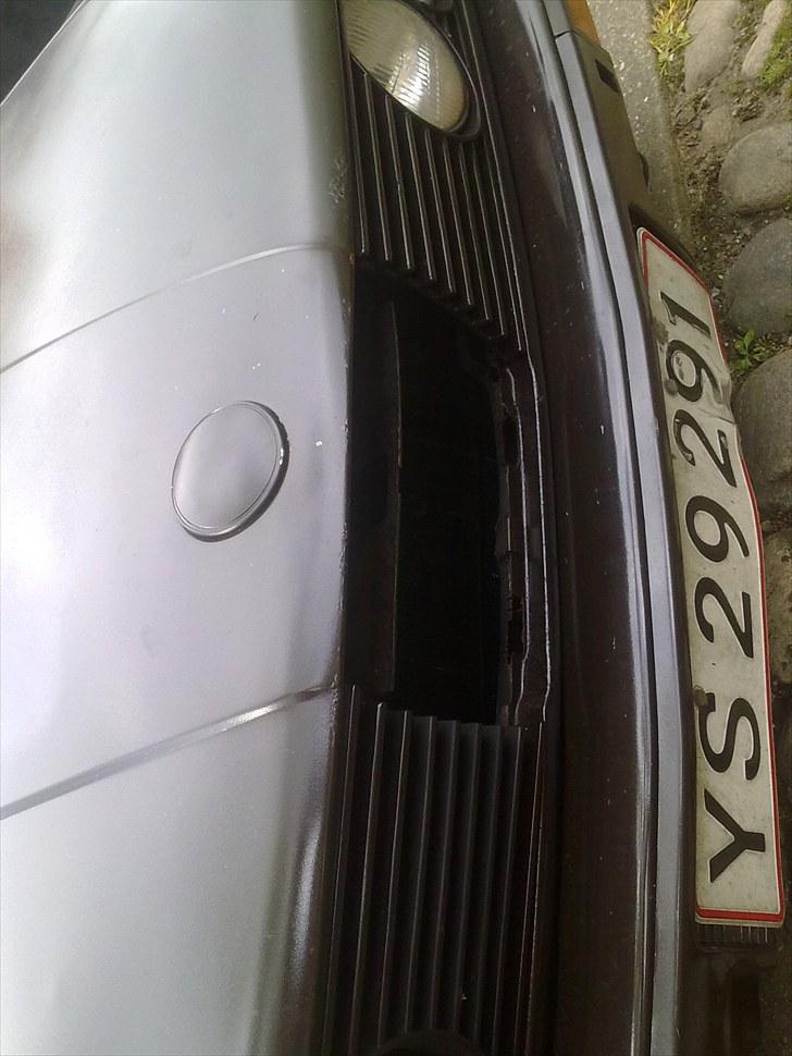 BMW 320i e30 (bytte) - ja der mangler noget men tror bare der skal noget gitter i med et bmw mærke billede 16